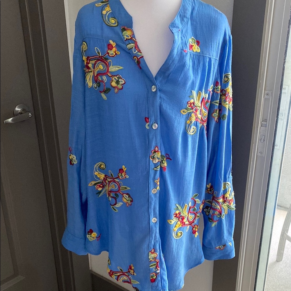 Figueroa & Flower Embroidered Blue Button-Up Long sleeve Blouse womens sz Large